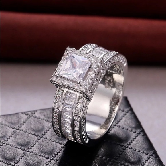 New Luxury 925 Silver beautiful Diamond Engagement Ring - Picture 4 of 6